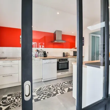 Le Pas Rouge Holiday home *